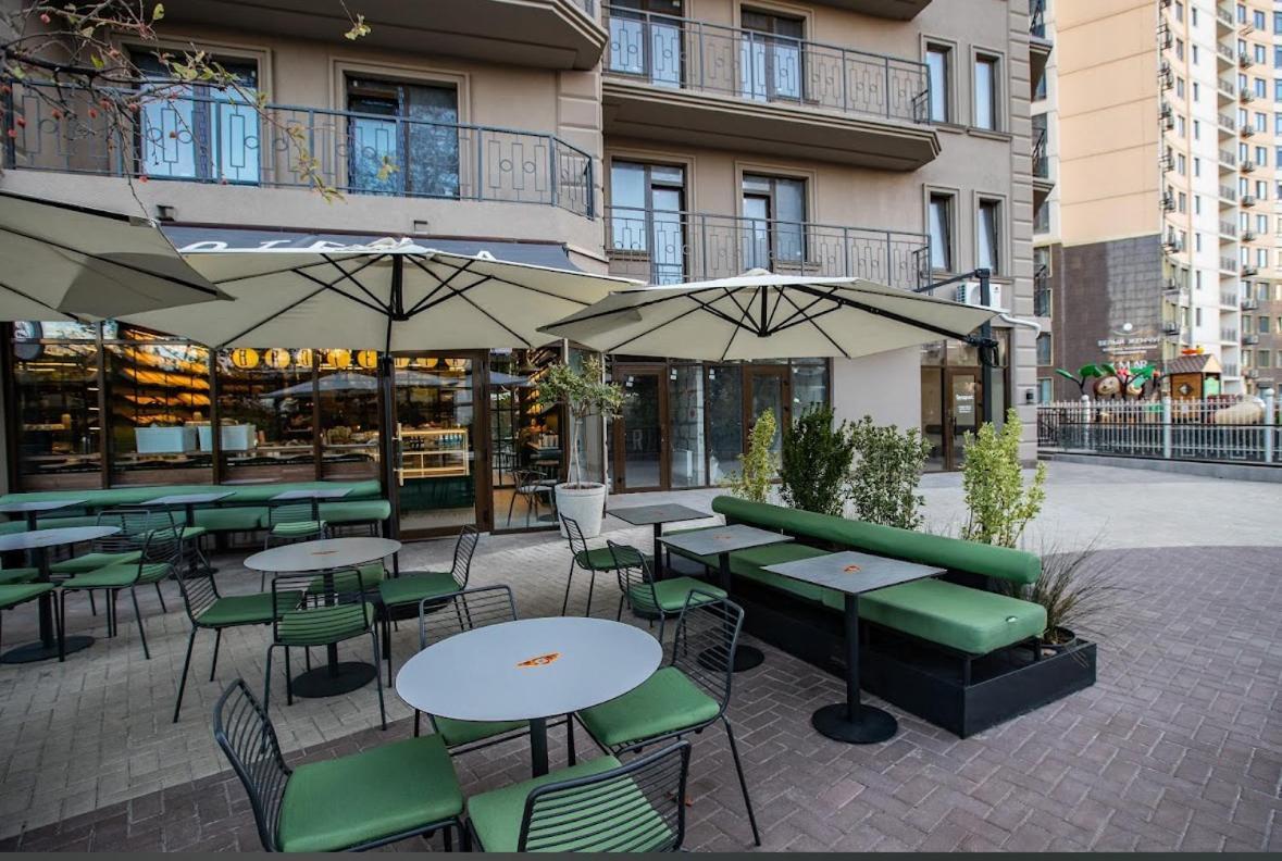 Apartments On Marshala Govorova Odesa Exterior photo