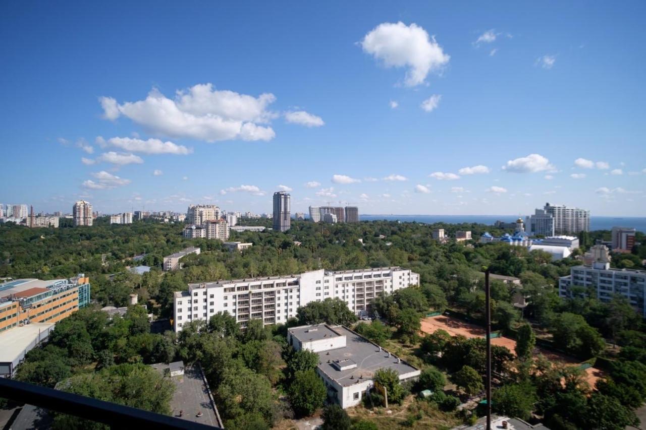 Apartments On Marshala Govorova Odesa Exterior photo